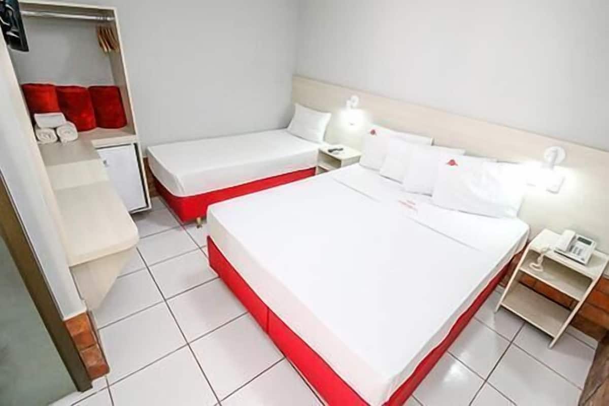 Minibar, Schreibtisch, kostenloses WLAN, Bettwäsche