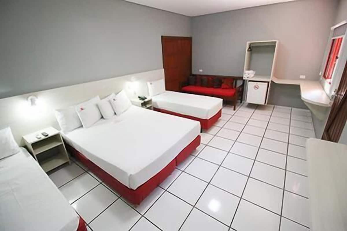 Minibar, Schreibtisch, kostenloses WLAN, Bettwäsche