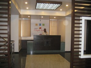 Quầy tiếp tân