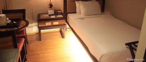 Standard-huone | 1 makuuhuone, minibaari, tallelokero huoneessa, työpöytä