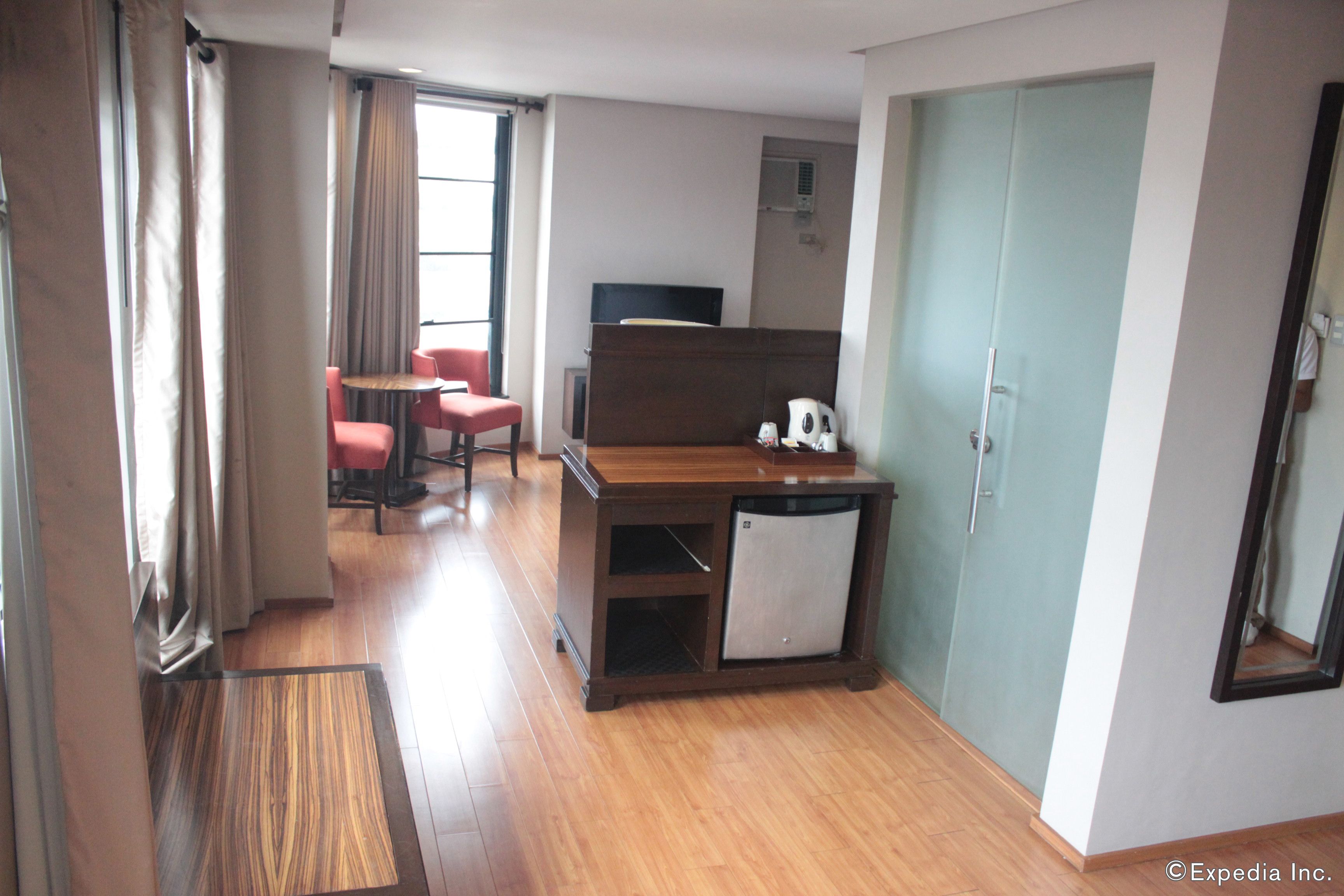 room | living area | led tv