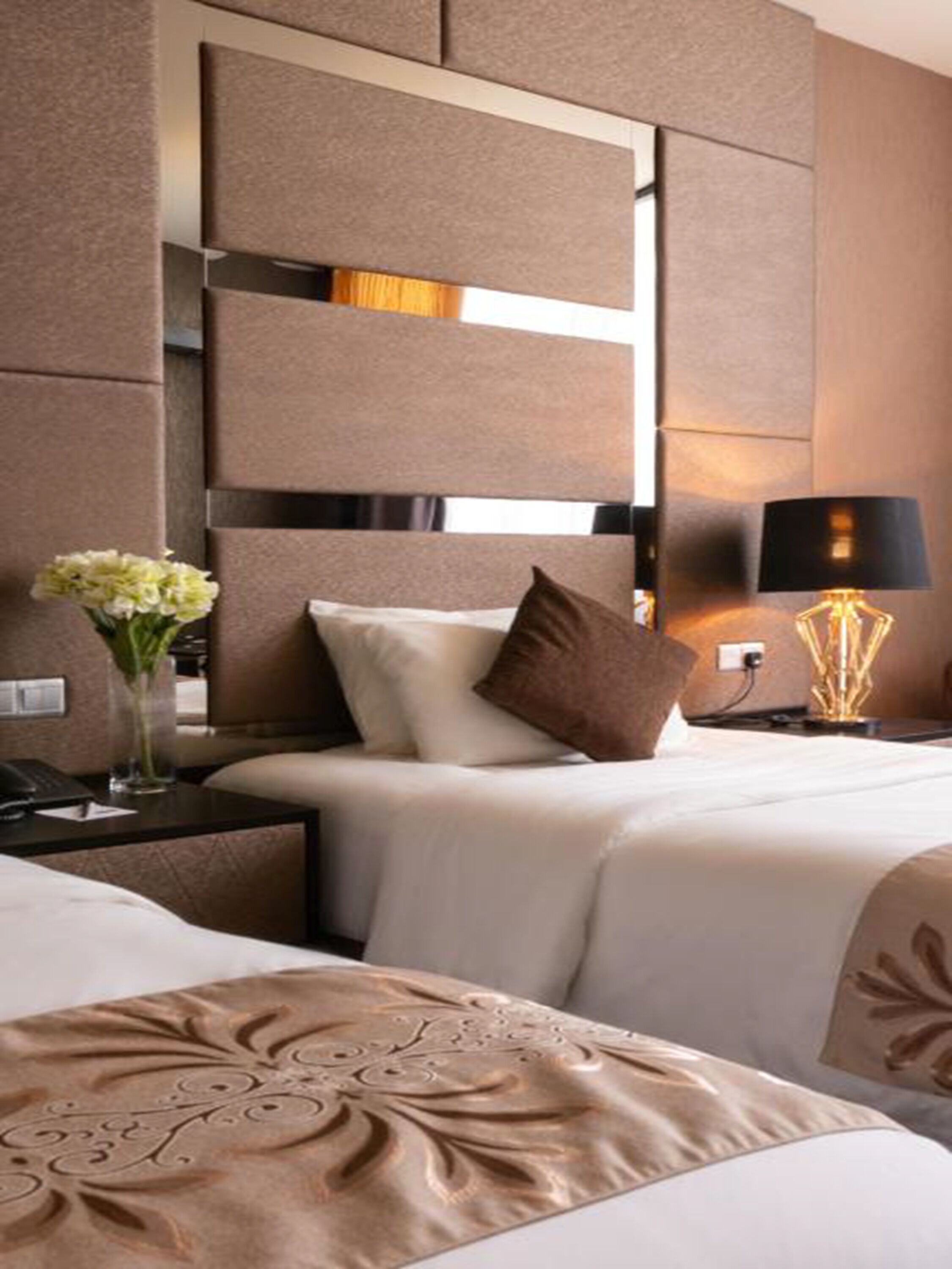 deluxe twin | minibar, in-room safe, individually decorated, individually furnished