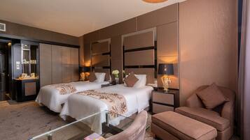 Minibar, in-room safe, individually decorated, individually furnished