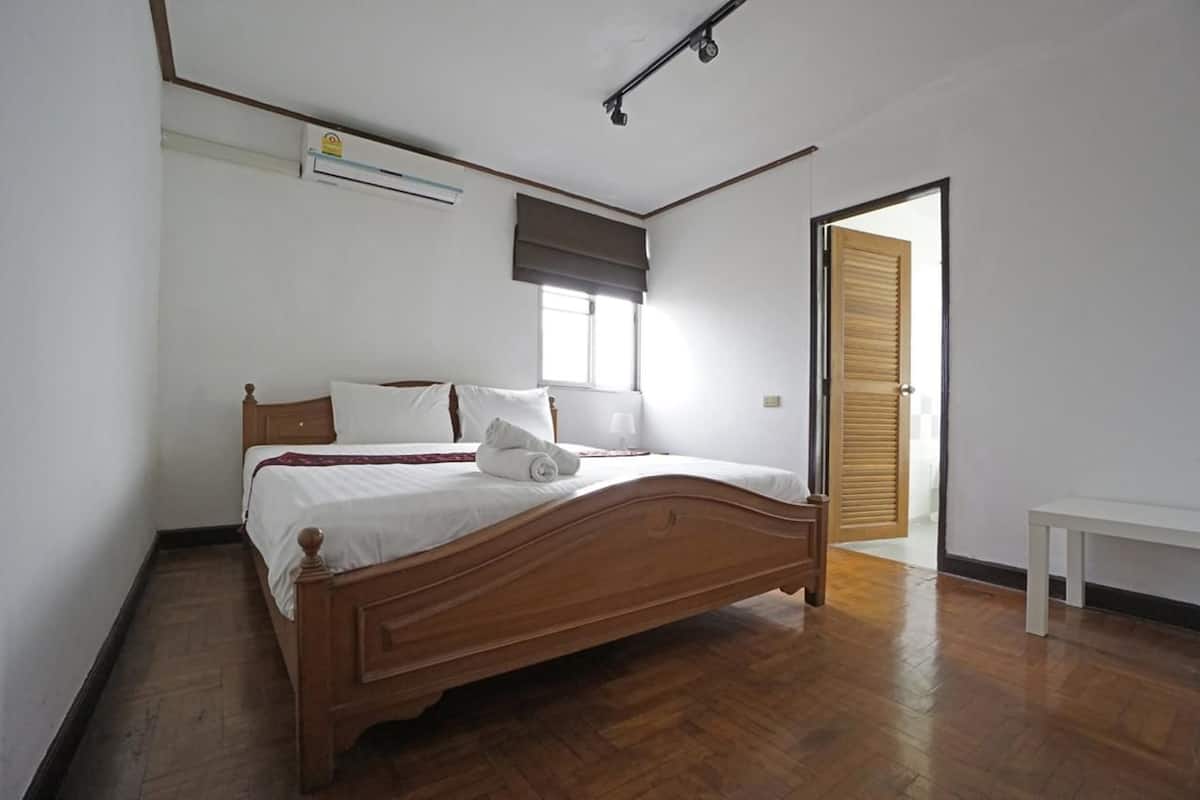 Rollaway beds, free WiFi