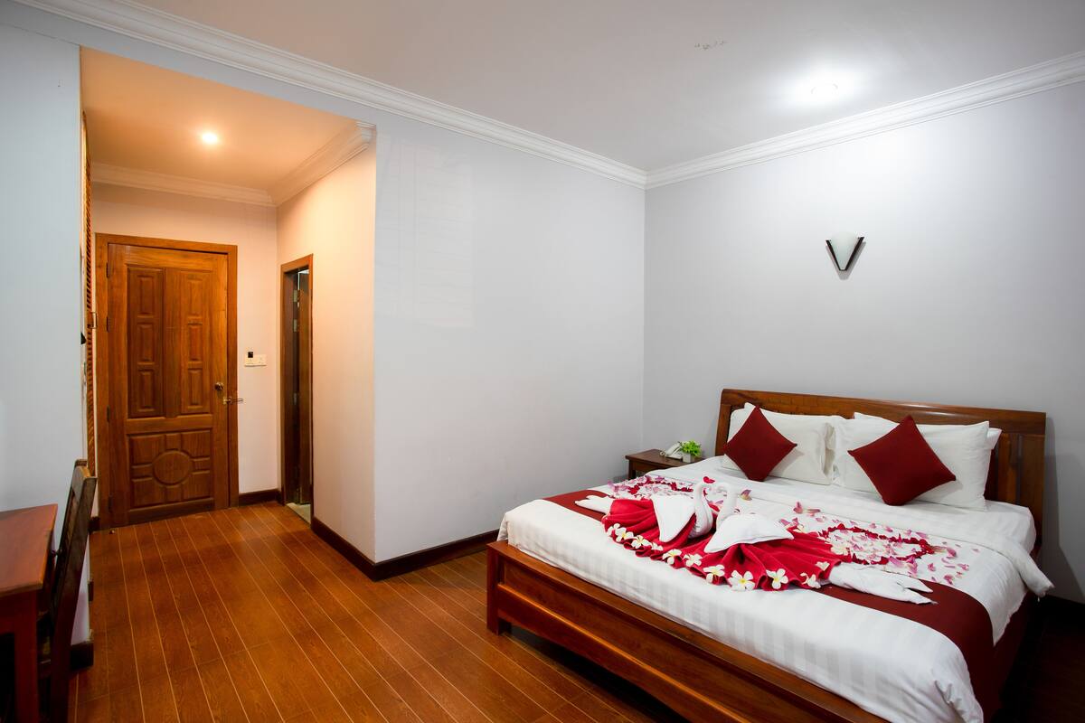 Free minibar, in-room safe, individually decorated