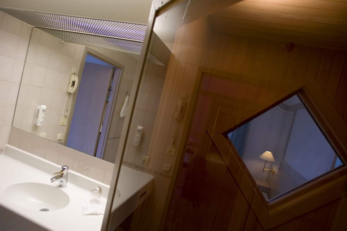 Juniorsvit - bastu | Badrum | Gratis toalettartiklar, hårtork och handdukar