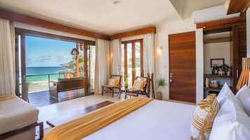 Beachfront Penthouse with Plunge Pool | Frette Italian sheets, premium bedding, pillowtop beds, in-room safe