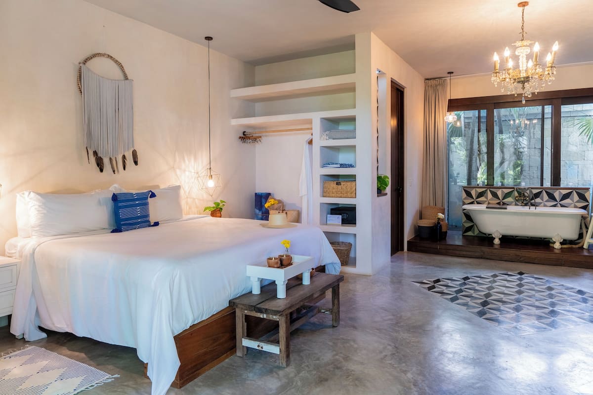 Suíte superluxo, 1 cama King e sofá-cama, no piso térreo | 1 quarto, lençóis italianos Frette, roupas de cama premium