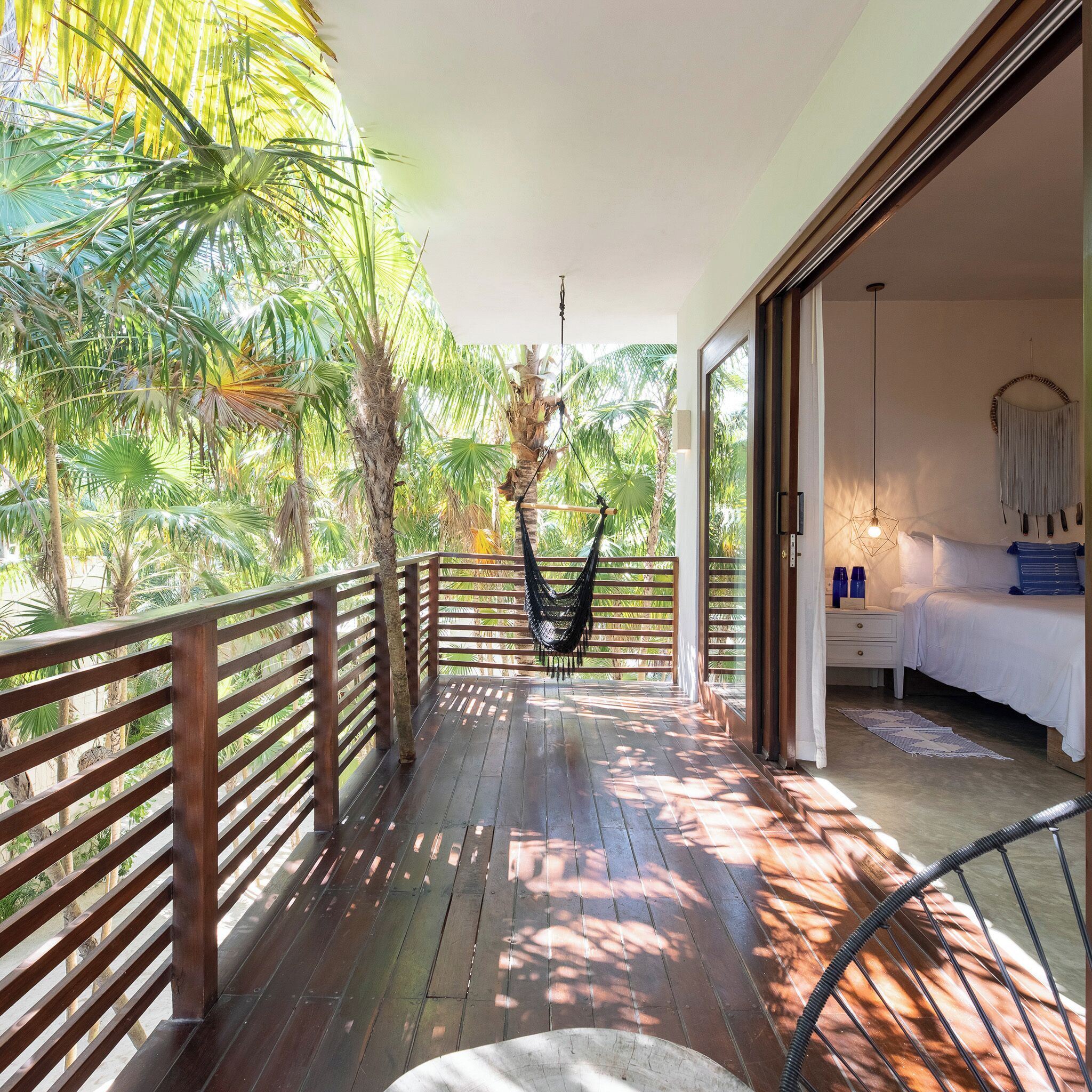Upper Level Beachside Suite at Lula by La Zebra | Vista dalla camera