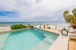 Cobertura, piscina particular, de frente para a praia | Terraço/pátio