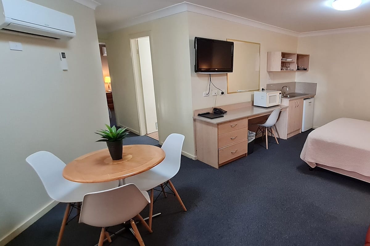 In-room safe, desk, soundproofing, iron/ironing board