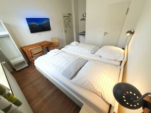 Double Room | Desk, soundproofing, free WiFi