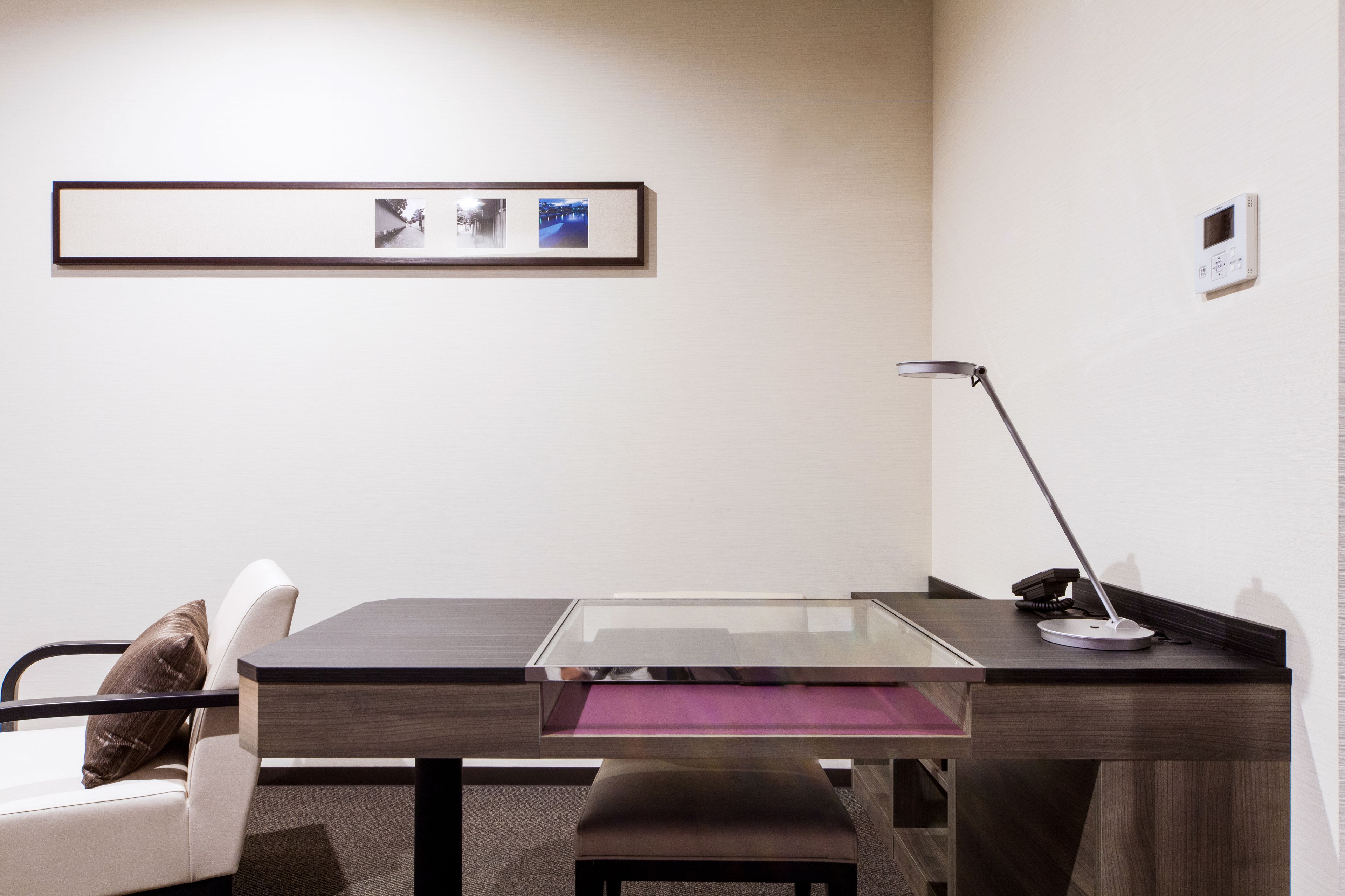 in-room business centre