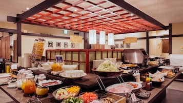 Daily buffet breakfast (JPY 1980 per person)