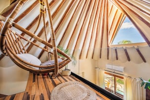 Chambre, vue mer | Literie de qualité supérieure, minibar, coffres-forts dans les chambres