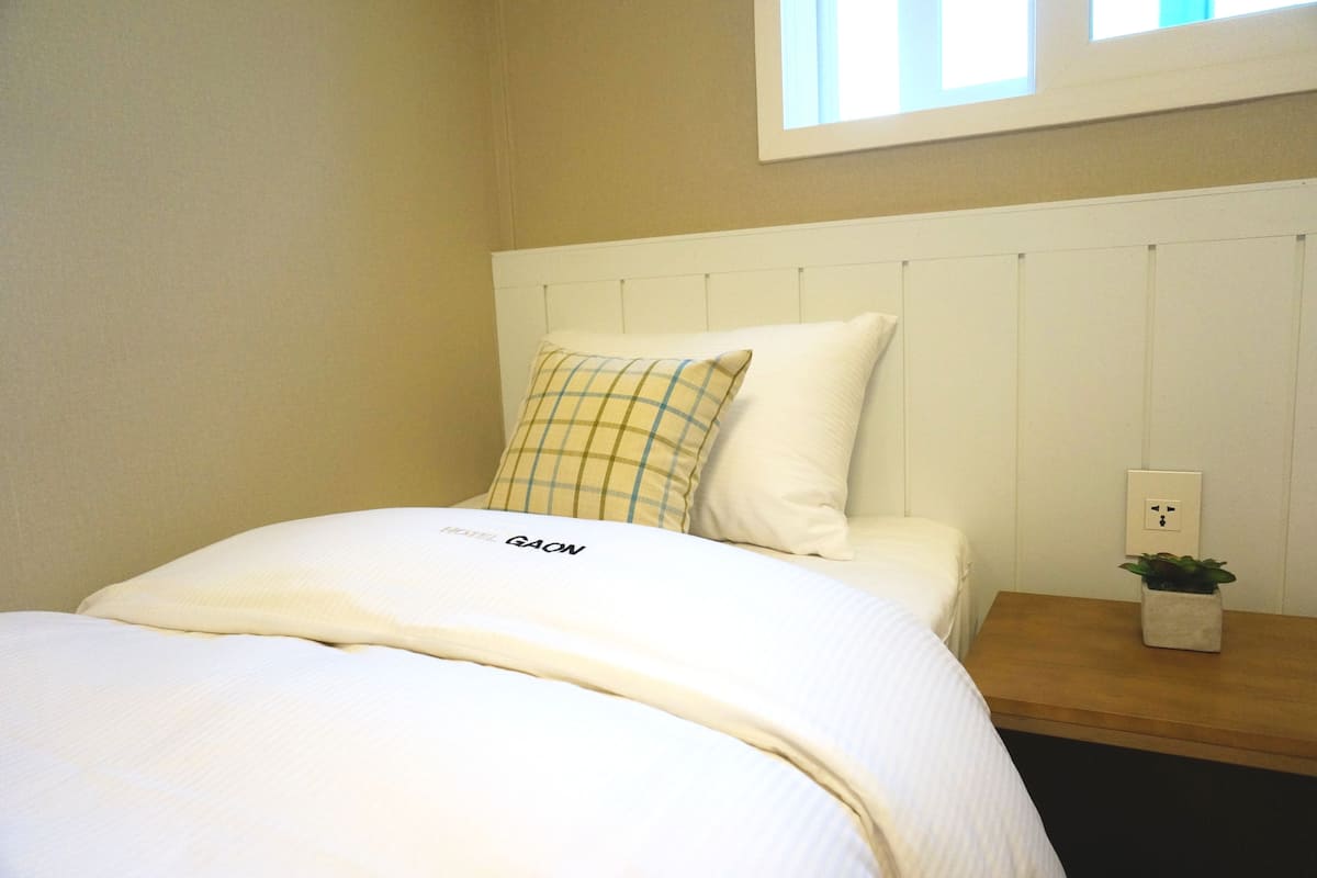 Standard Single Room | Free minibar, desk, blackout drapes, iron/ironing board