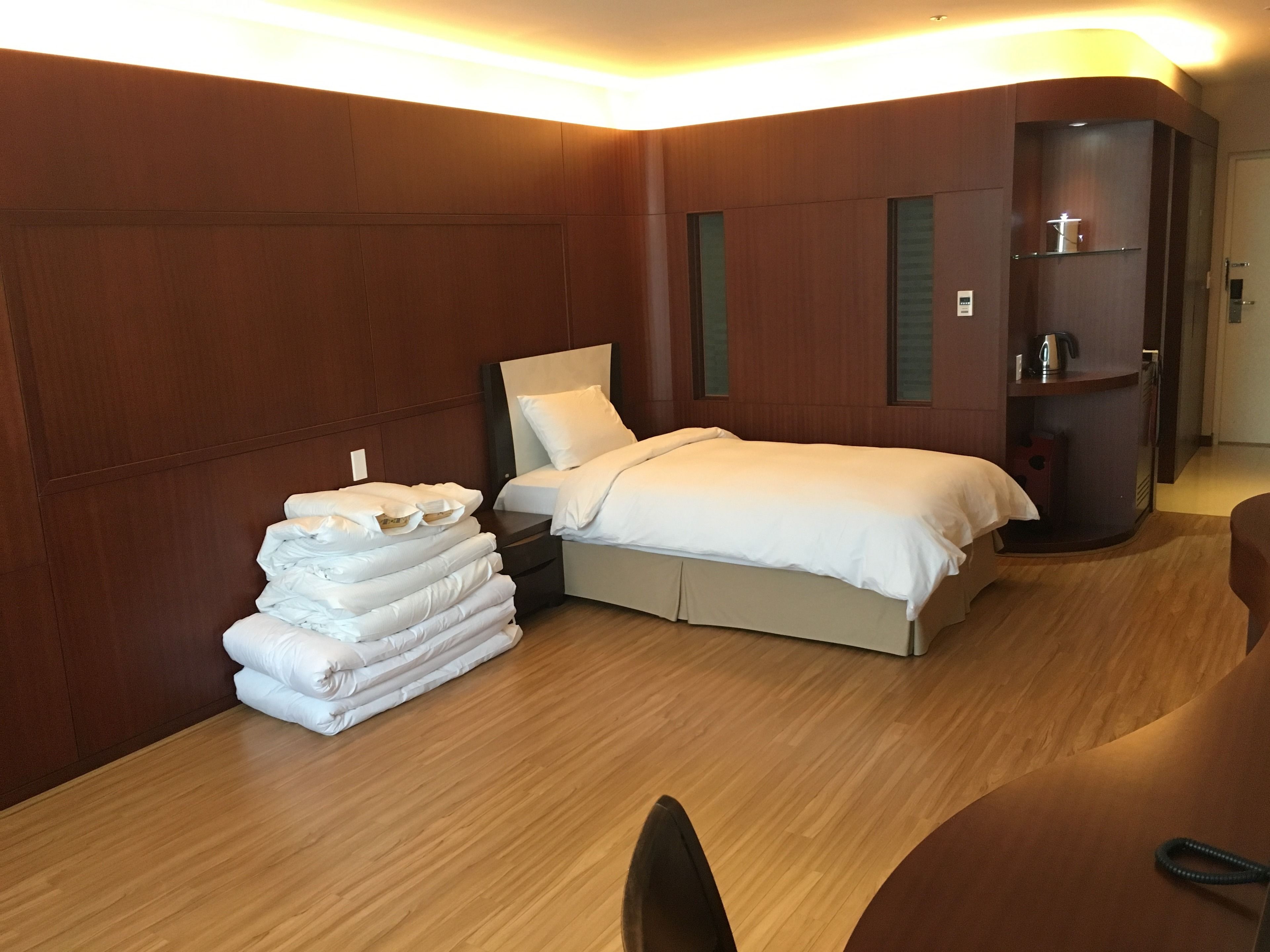 1 bedroom, premium bedding, individually furnished, desk