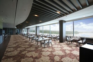 2 restaurants servant le petit déjeuner