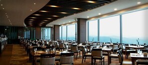 2 restaurants servant le petit déjeuner