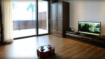 Terrace Ondol Room | ๊ณ ๊ธ ์นจ๊ตฌ, ๊ฐ๊ฐ ๋ค๋ฅด๊ฒ ๊ฐ๊ตฌ ๋น์น, ์ฑ
์, ์๋ง ์ปคํผ