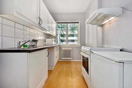 Refrigerador, placa de cocina, cafetera/tetera, tetera/pava eléctrica