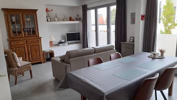 Căn hộ dành cho gia đình, 2 phòng ngủ, không hút thuốc, góc | Khu phòng khách | TV LCD, đầu đĩa DVD