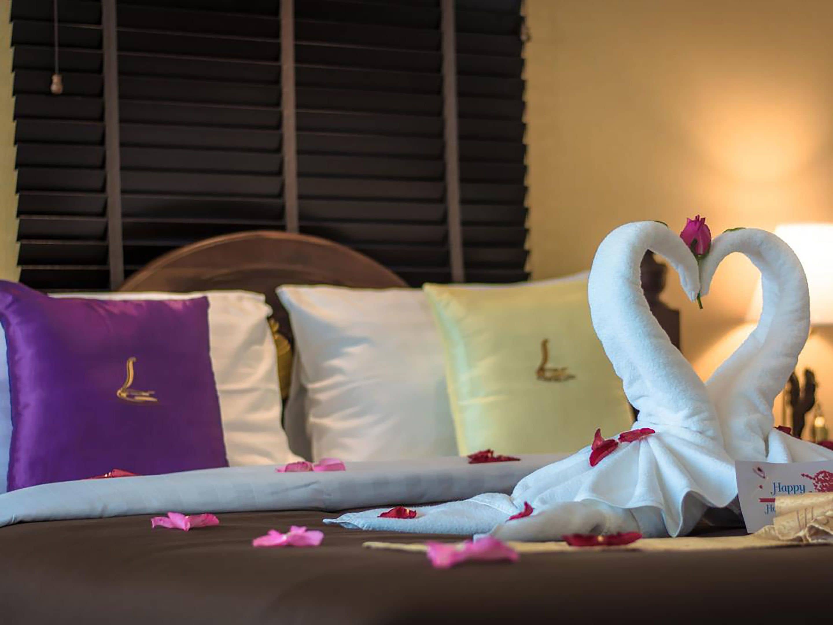 deluxe double room | 1 bedroom, premium bedding, in-room safe, desk