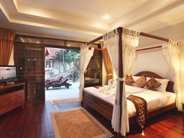 In-room safe, individually decorated, individually furnished, desk