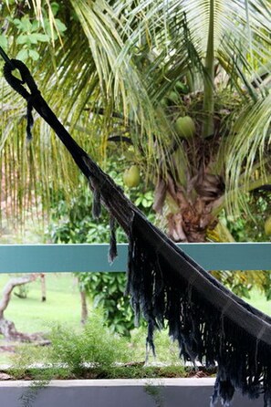 Suite Standard, vue piscine | Balcon