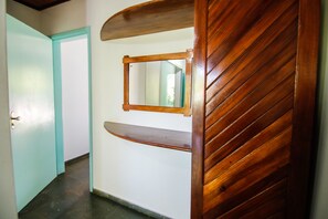 Minibar, laptop workspace, free WiFi - Pousada Sítio Paraíso (Itacaré)