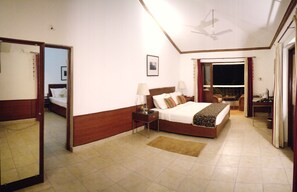 Family Quadruple Room, 2 Bedrooms | Desk, bed sheets