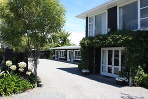 Garden - The Lake Motel (Taupo)