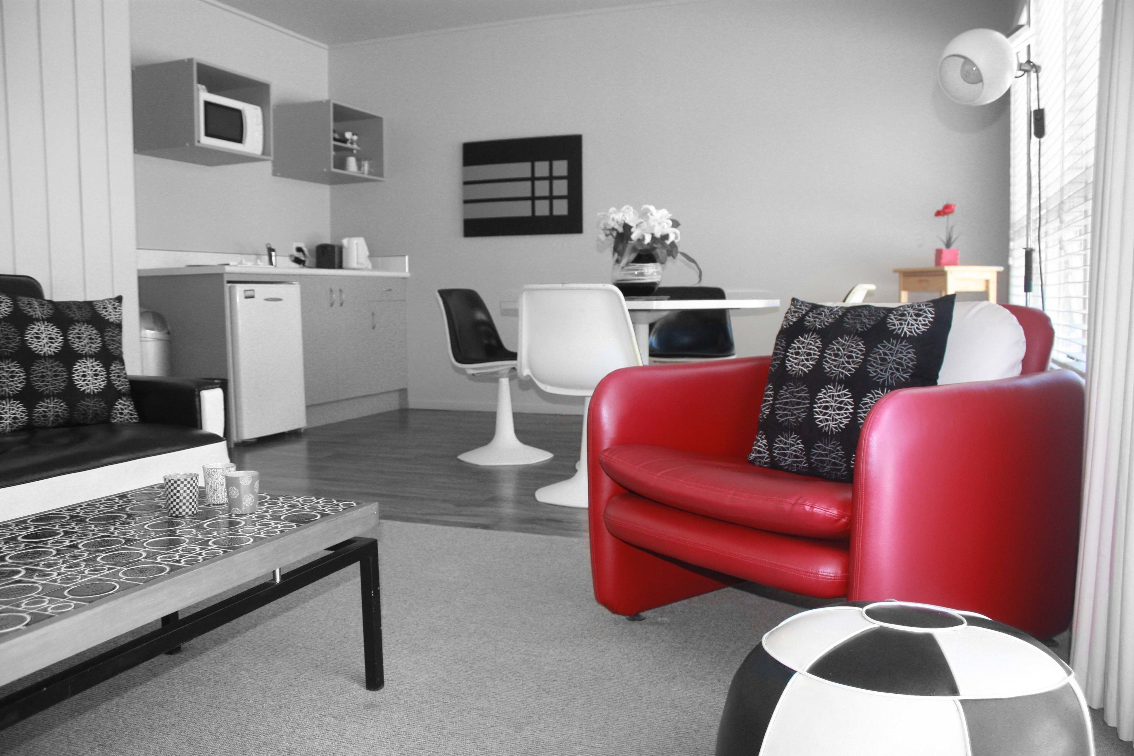 Classic Suite, Multiple Beds | Living room