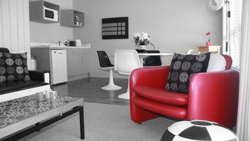 Classic Suite, Multiple Beds | Living room