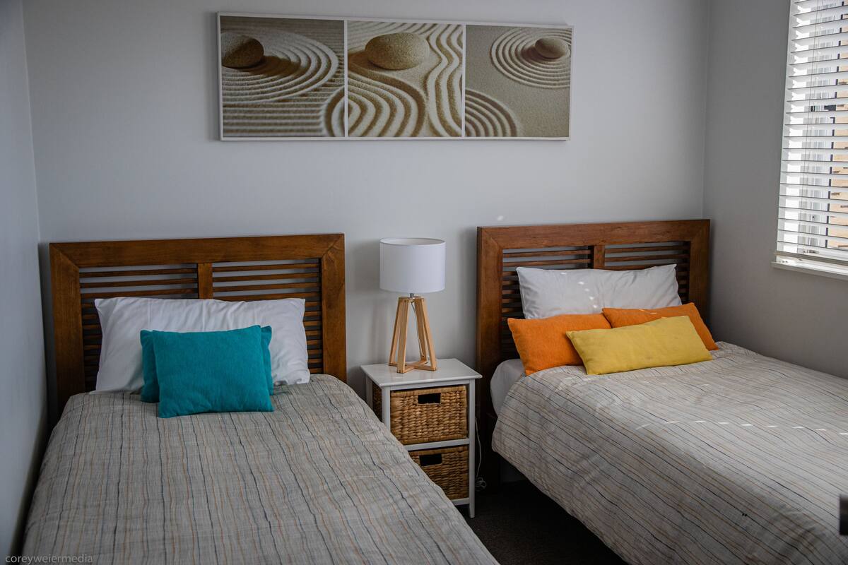 Superior Apartment, 2 Bedrooms, Ocean View | 2 bedrooms, iron/ironing board, free WiFi, individually decorated
