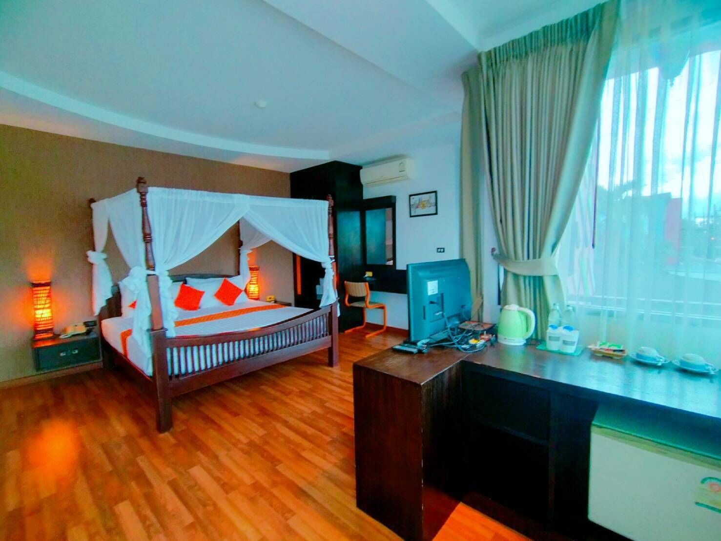 deluxe double room | 1 bedroom, premium bedding, desk, blackout curtains