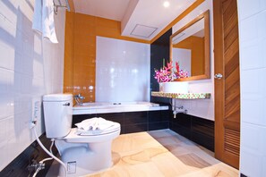 Deluxe Double Room | Premium bedding, desk, blackout drapes, free WiFi - Jingjit Hotel (Krabi)