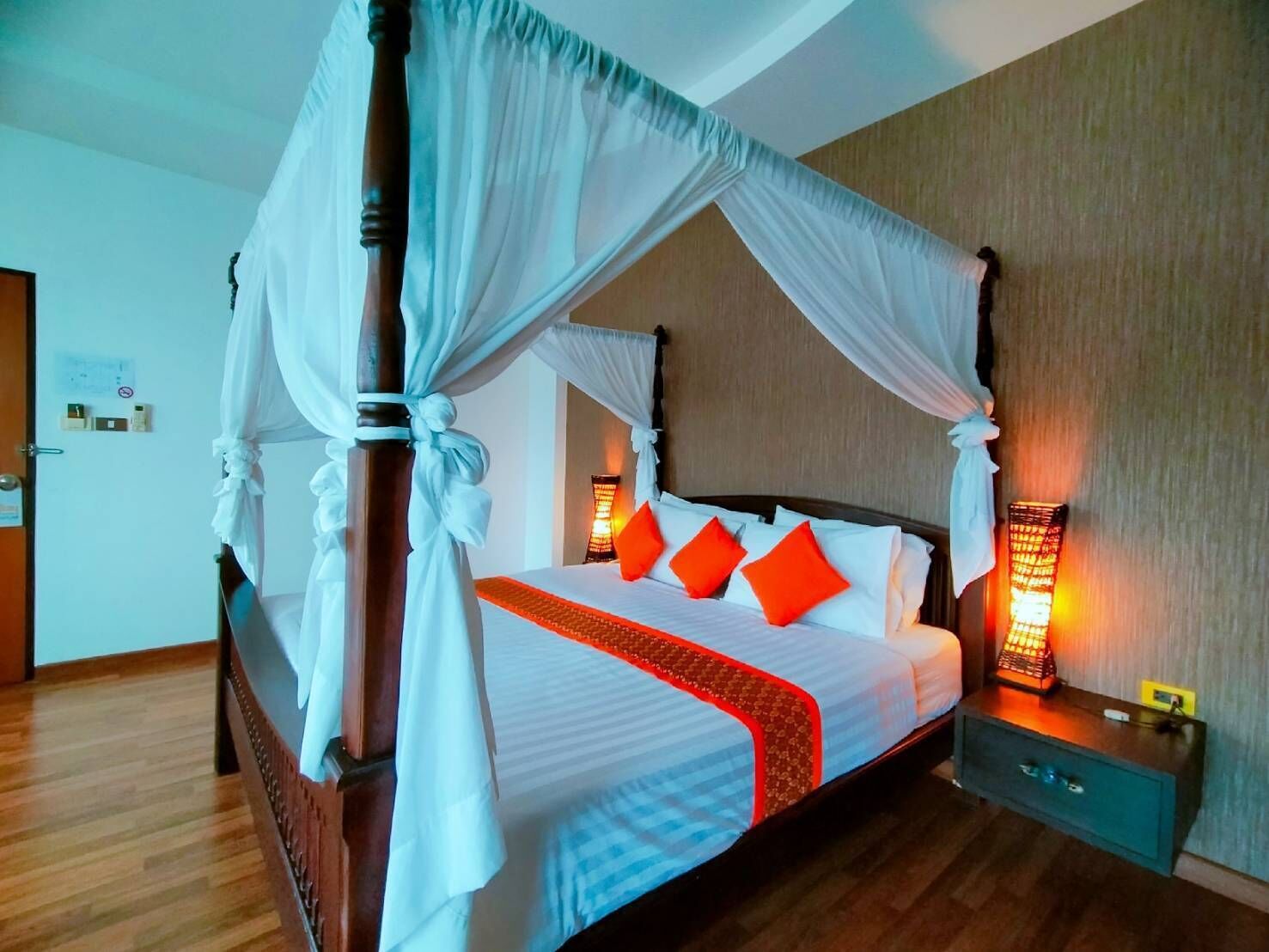 deluxe double room | 1 bedroom, premium bedding, desk, blackout curtains