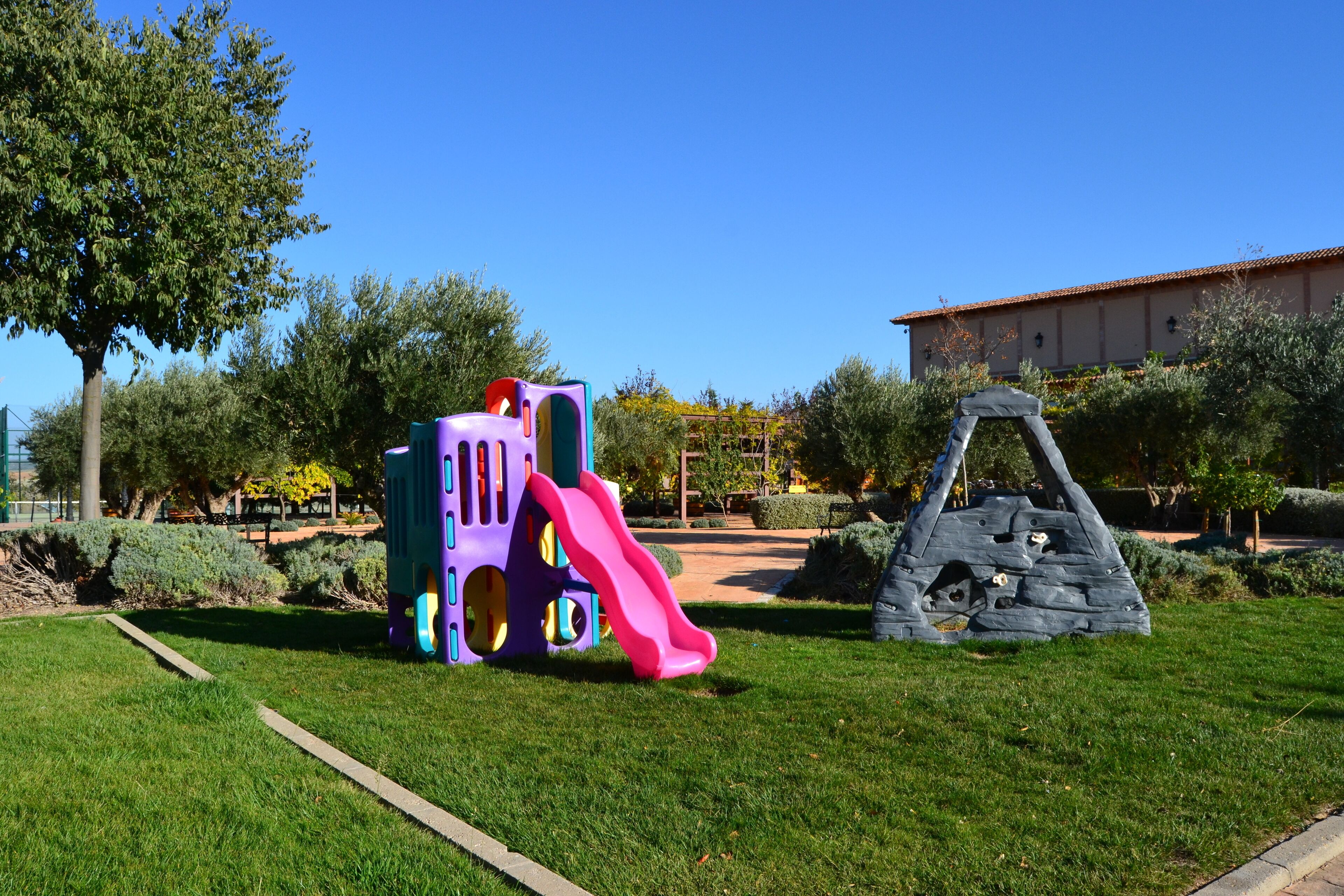 children’s play area – outdoor
