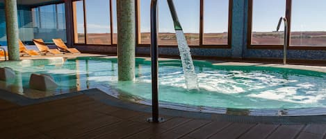 Couples treatment rooms, sauna, hot tub, steam room, Turkish bath