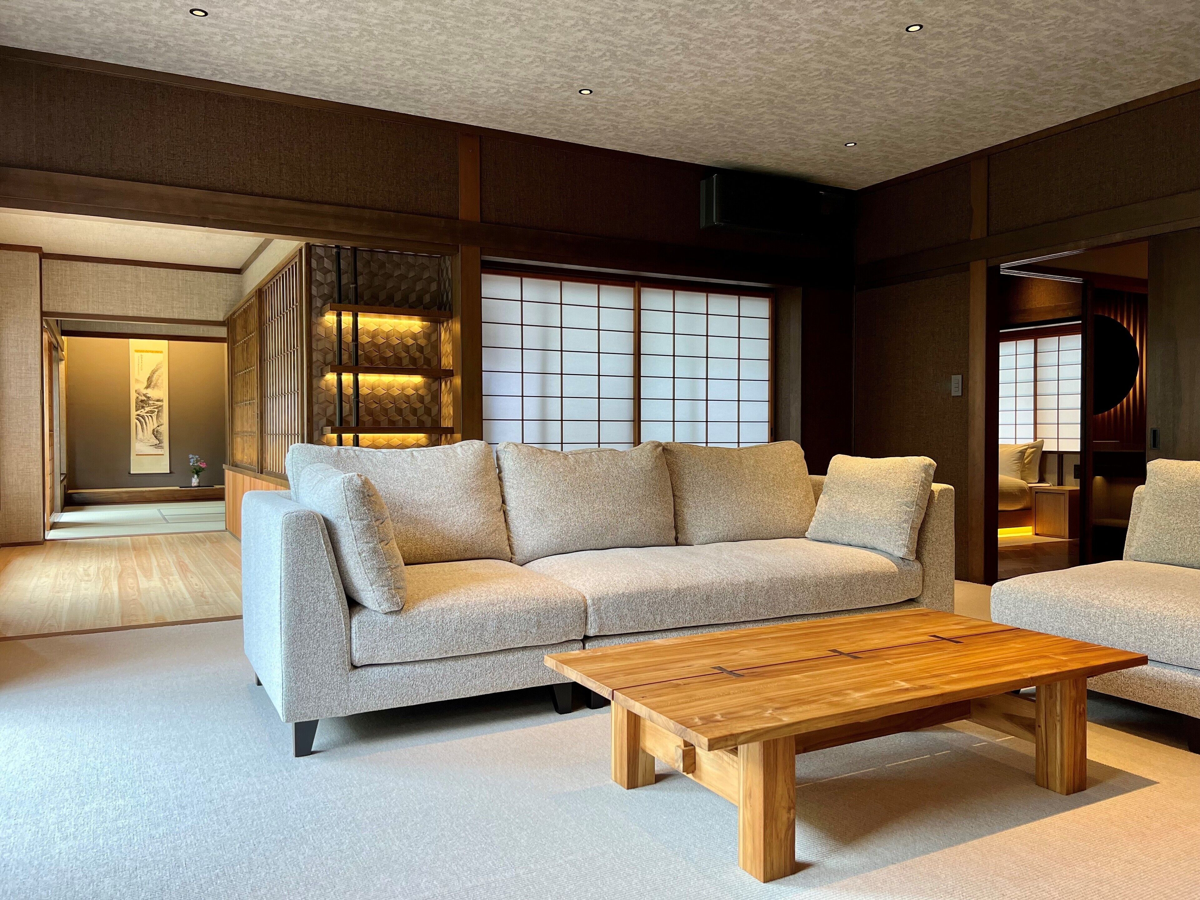 Down comforters, in-room safe, desk, laptop workspace