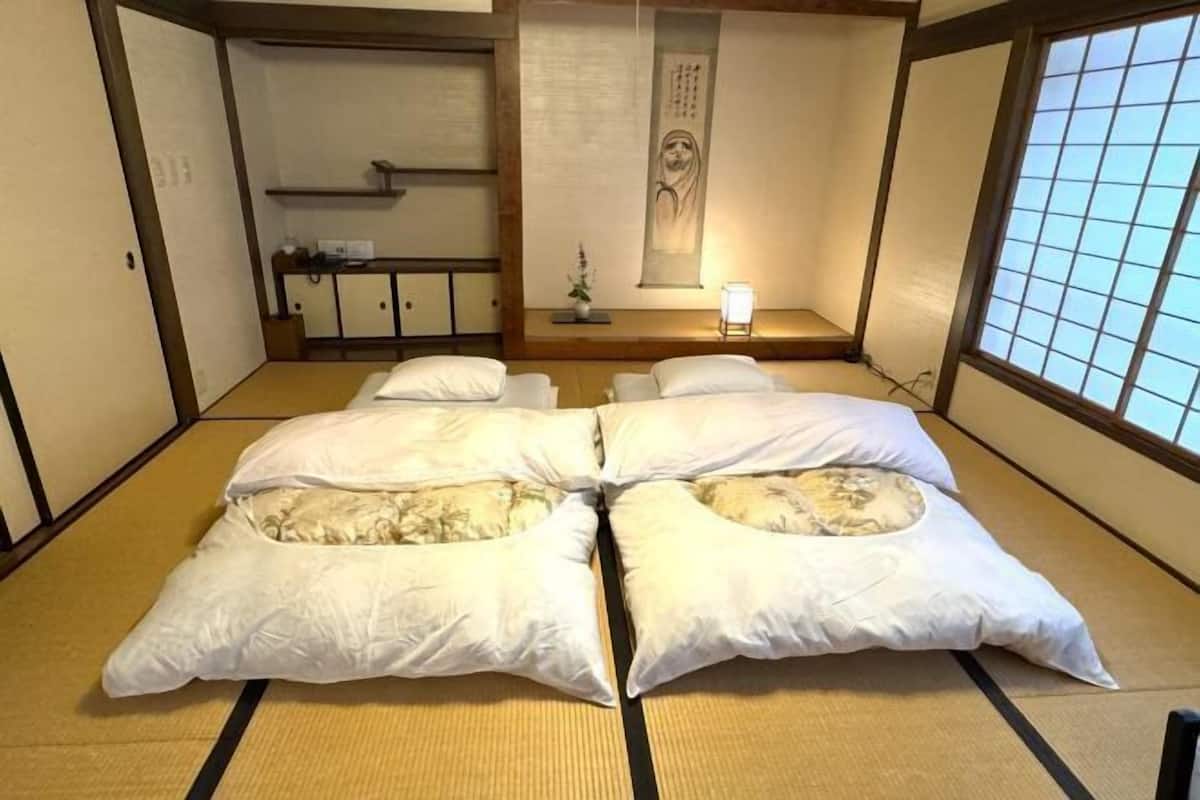 1 Schlafzimmer, Daunenbettdecken, Zimmersafe, Schreibtisch