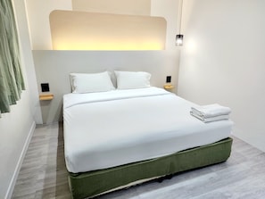 Superior Double Room | In-room safe, desk, blackout drapes, free WiFi - SEATEL Phuket Patong Beach (Patong)