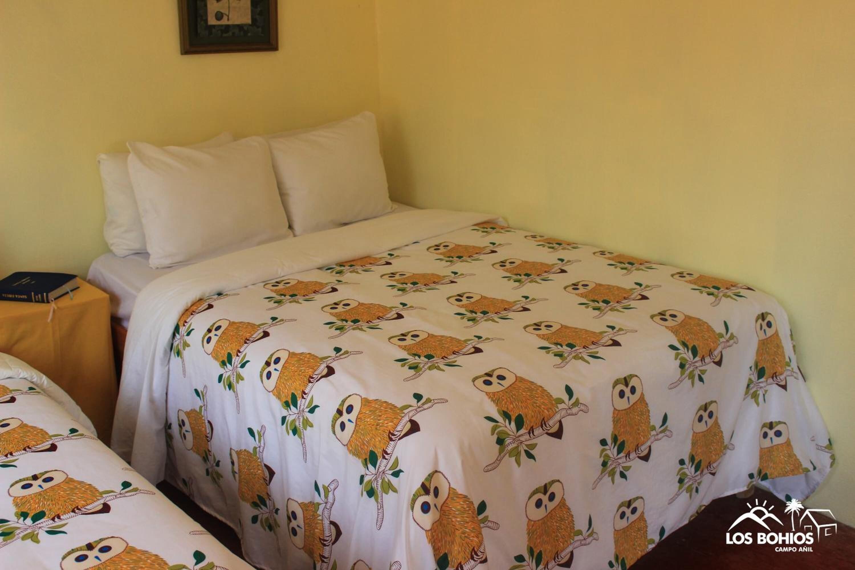 3 bedrooms, blackout curtains, bed sheets