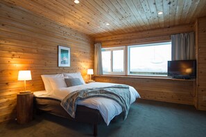 6 Bed Family Room, Non Smoking | Free WiFi, bed sheets - Moiwa Lodge  (Niseko)