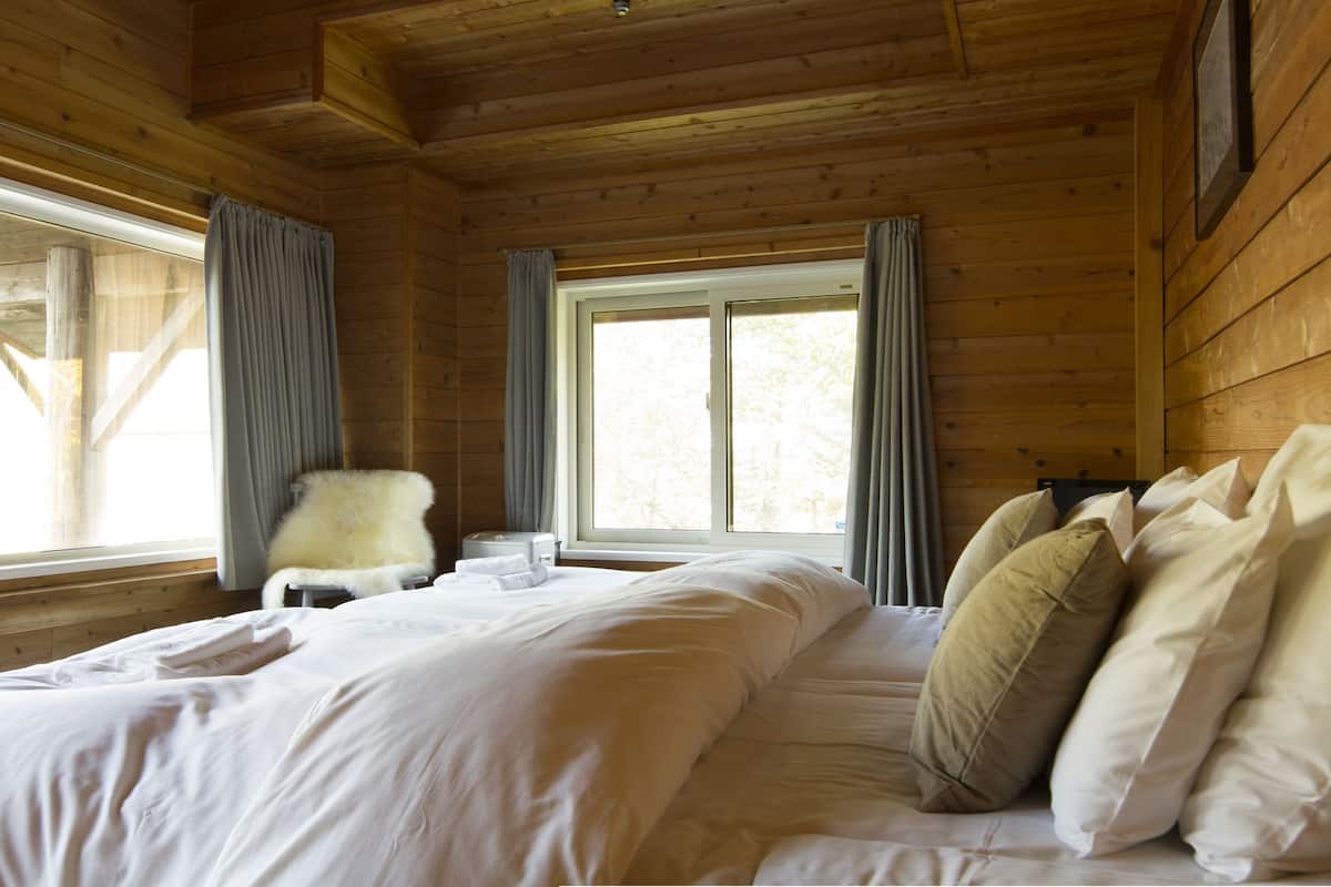 Chambre Confort avec lits jumeaux | Wi-Fi gratuit, draps fournis