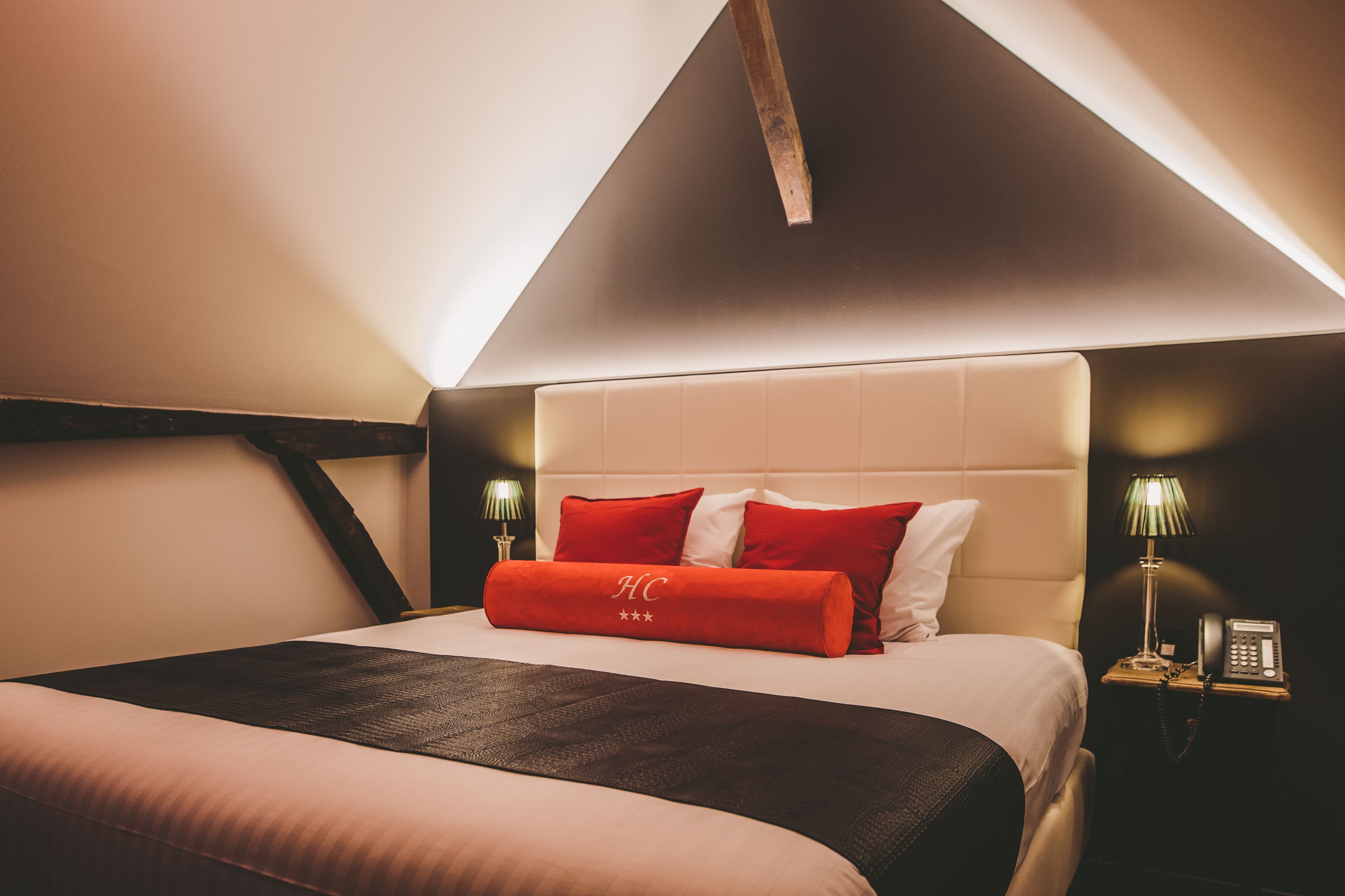 deluxe suite | premium bedding, individually furnished, desk, free wifi