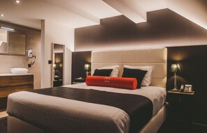 Deluxe Double Room | Premium bedding, individually furnished, desk, free WiFi - Hôtel Hors Château (Liege)