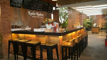 Breakfast, lunch, dinner served; Asian cuisine