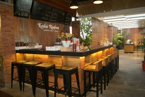 Breakfast, lunch, dinner served; Asian cuisine  - V Hotel & Residence Bandung (Bandung)